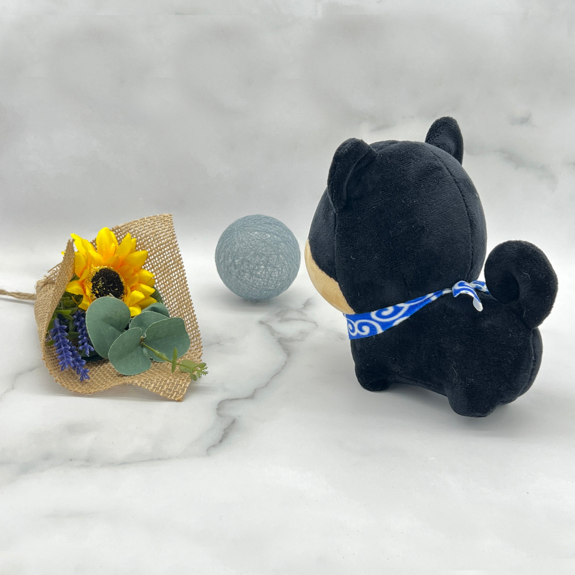 Stuffed dog Mameshiba black, ball and flowers